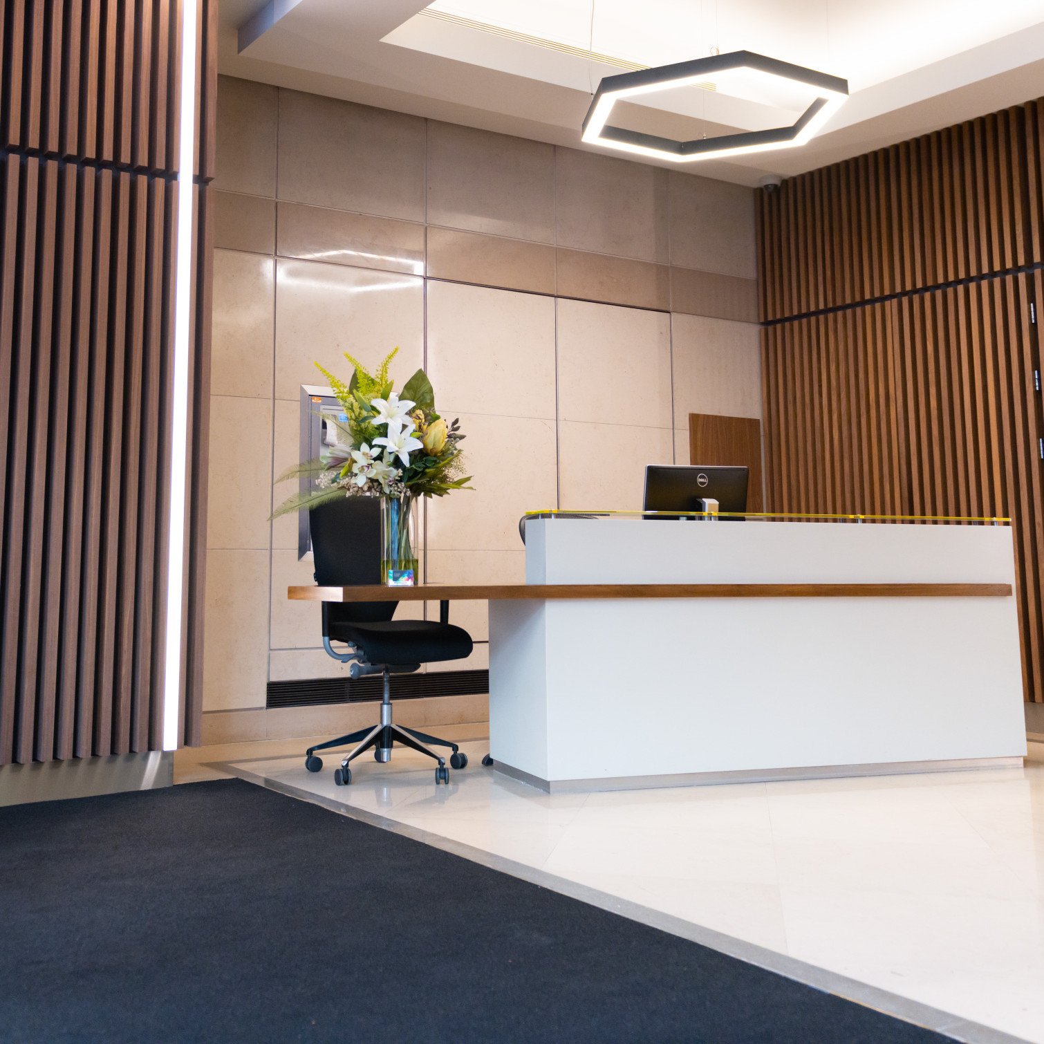 95 Cromwell Road - Desk Tight