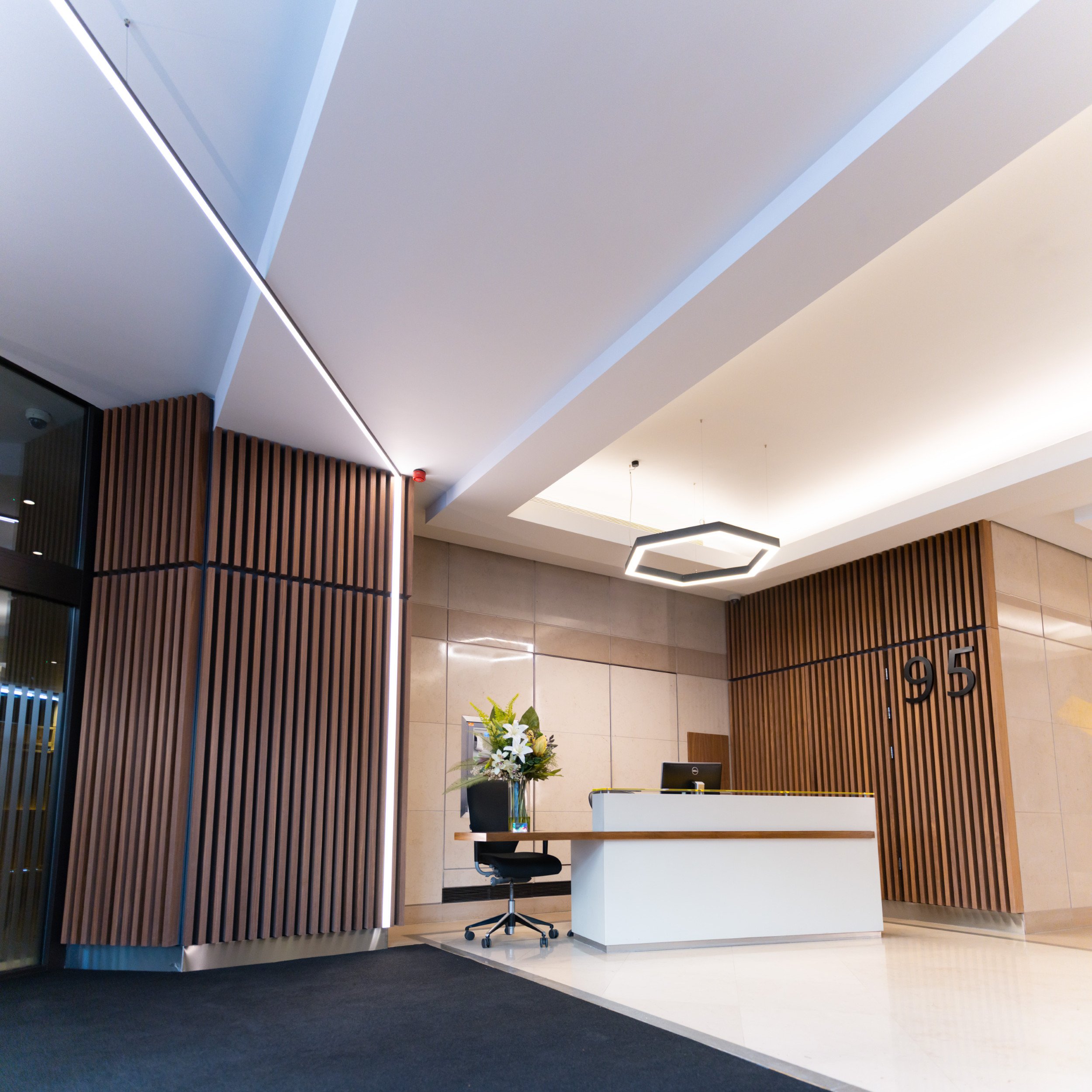 95 Cromwell Road - Desk Wide